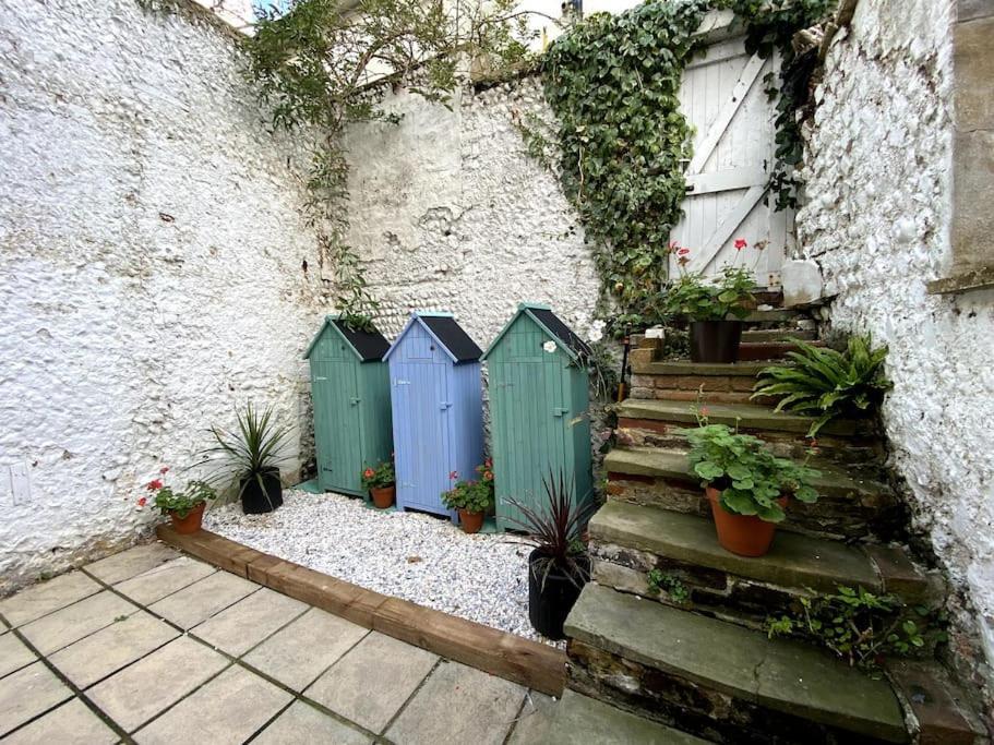 Apartment Seaside Flat With Sunny Garden. *