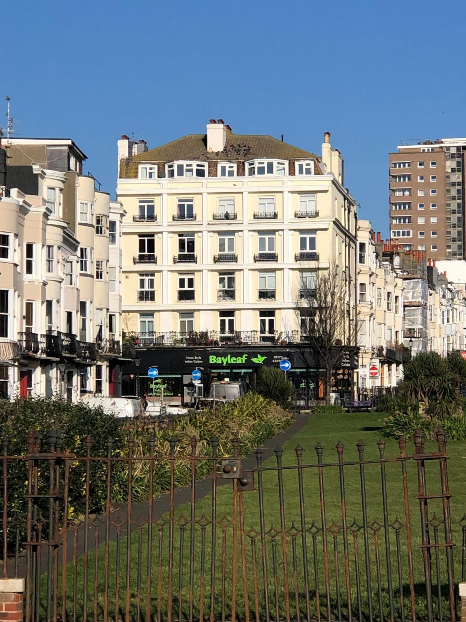 Seaside Flat With Sunny Garden.