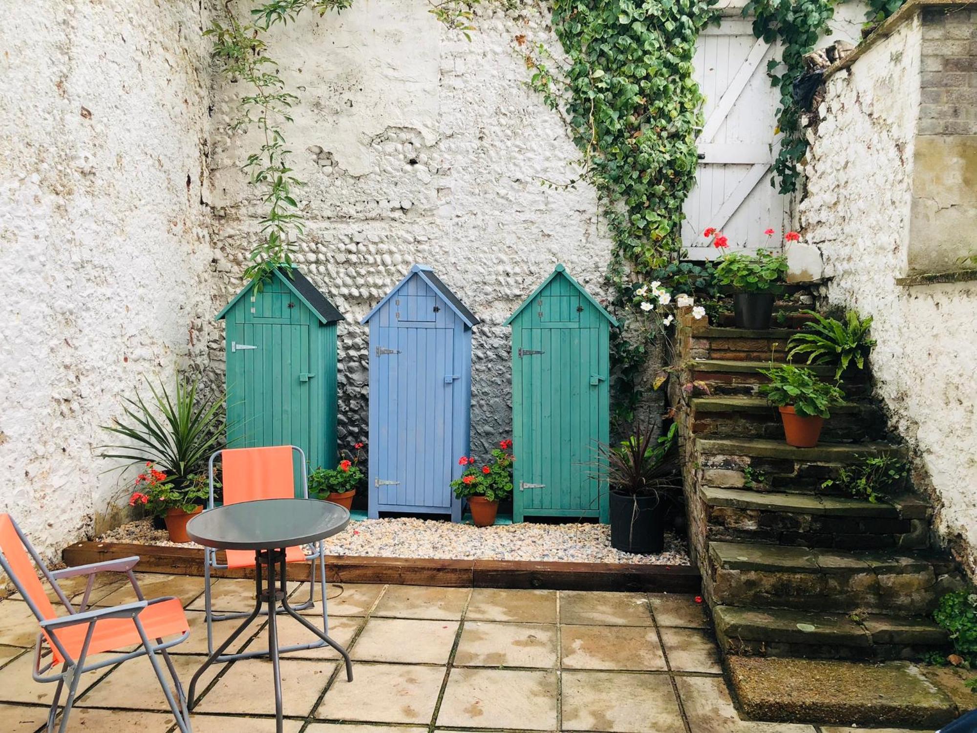 Seaside Flat With Sunny Garden. Apartment *